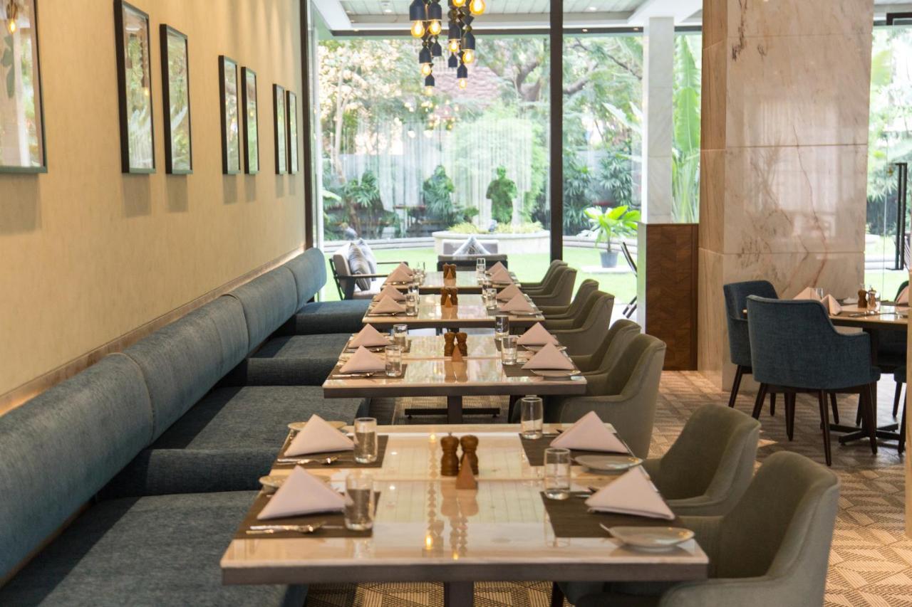 Hotel Radisson Blu Mumbai International Airport Exteriér fotografie The restaurant