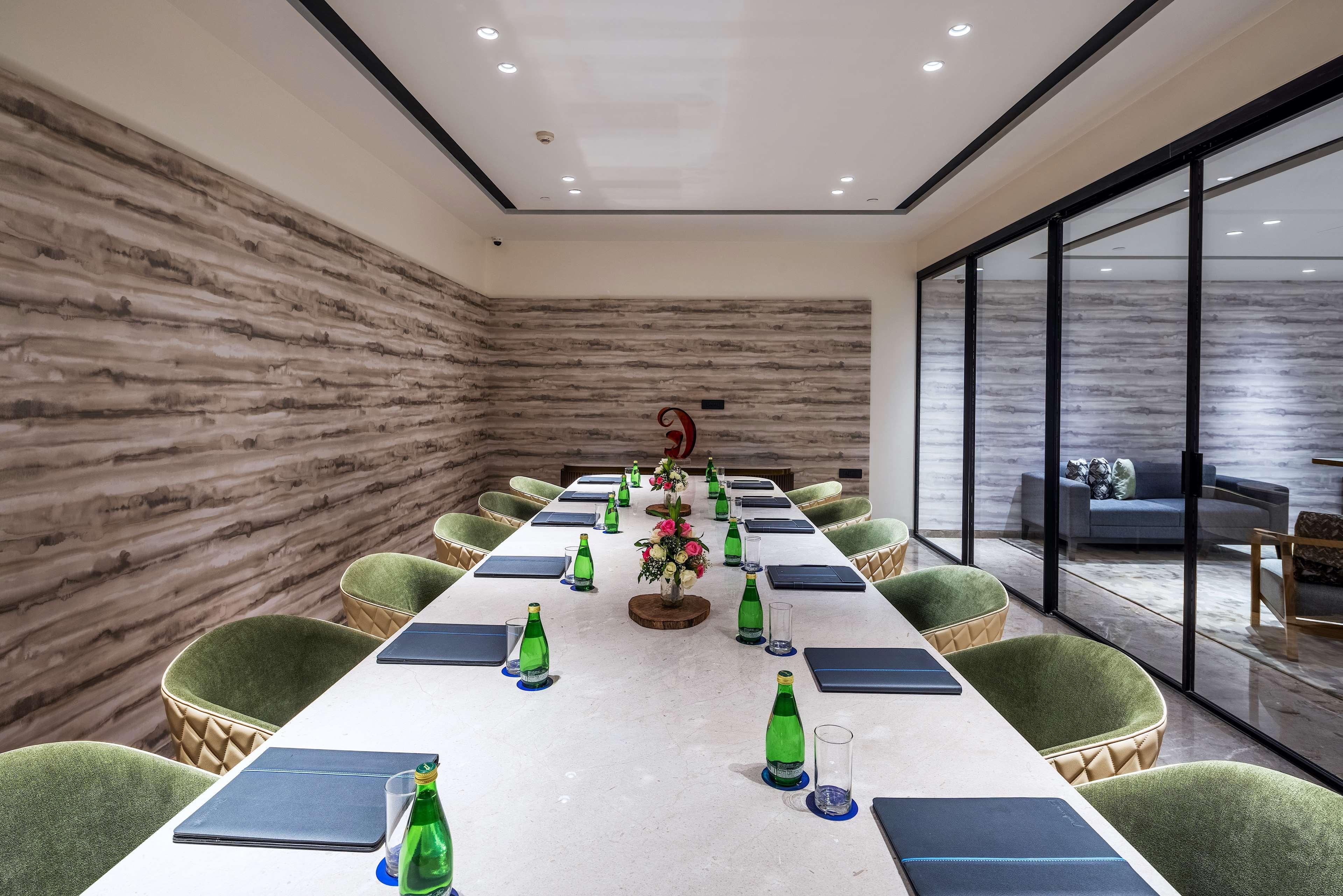 Hotel Radisson Blu Mumbai International Airport Exteriér fotografie Meeting room at the hotel